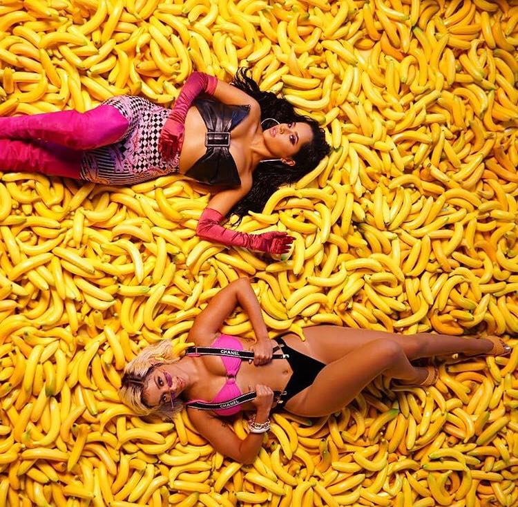 'Banana ', com participação de Becky G