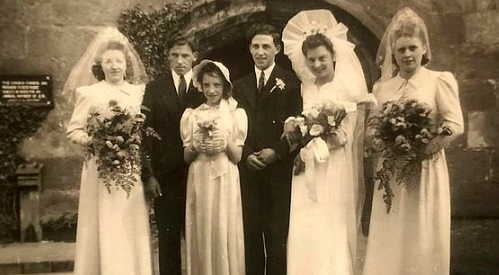 Os ingleses Jim e Irene comemoram casamento na mesma igreja 75 anos após o primeiro 'sim'