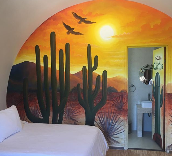 Em hotel mexicano, quartos são barris espalhados por campo e bebida é liberada