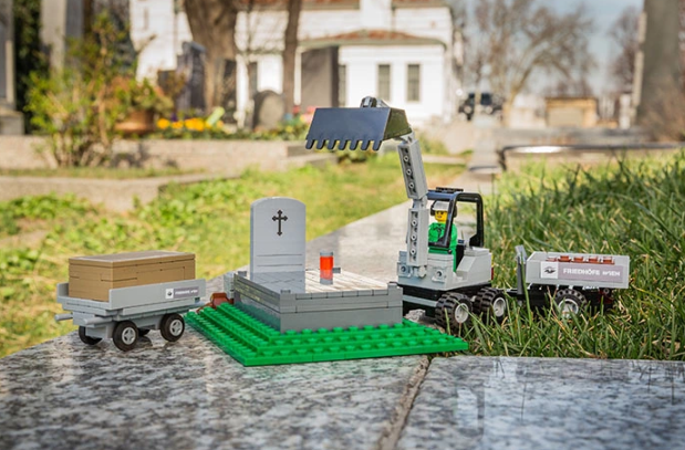 Cemitério cria cenários para falar de morte com crianças