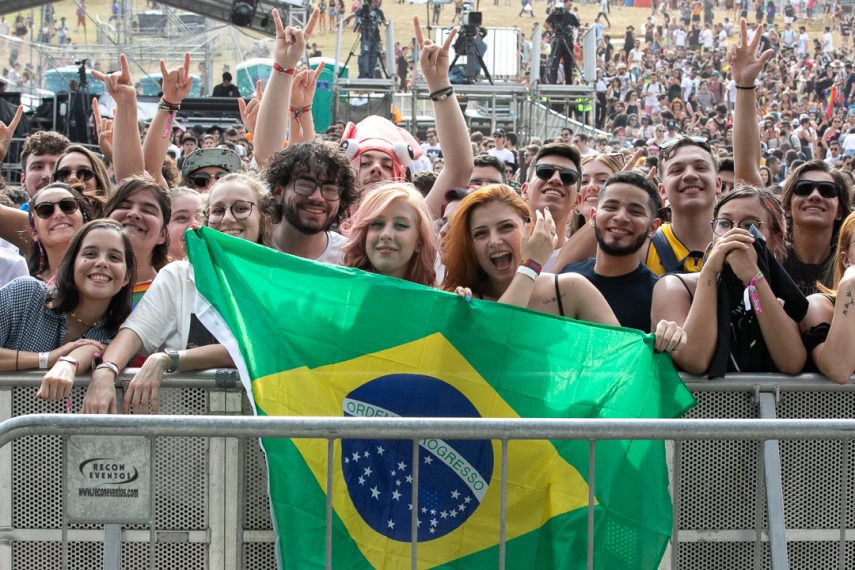 Fãs durante o show no Palco Onix
