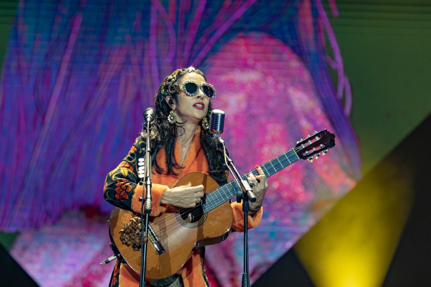 Trio movimentou o público no Palco Budweiser nesta sexta-feira (5)