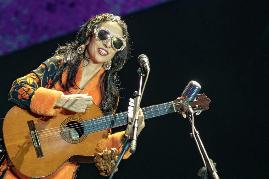 Trio movimentou o público no Palco Budweiser nesta sexta-feira (5)