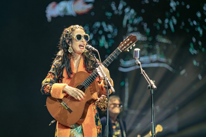 Trio movimentou o público no Palco Budweiser nesta sexta-feira (5)