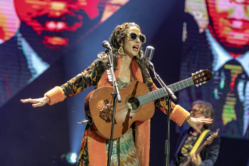 Trio movimentou o público no Palco Budweiser nesta sexta-feira (5)