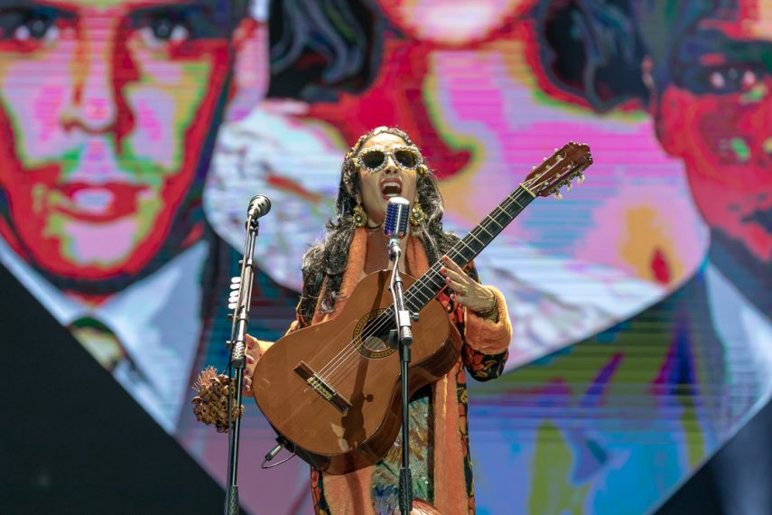 Trio movimentou o público no Palco Budweiser nesta sexta-feira (5)