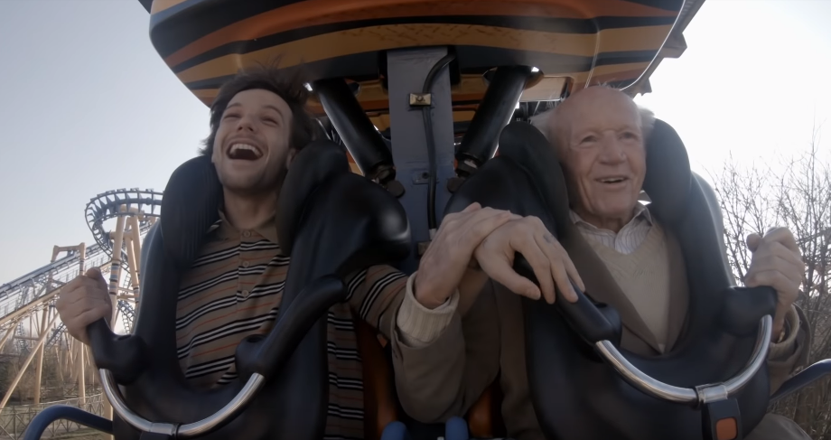 Louis Tomlinson ajuda homem de 83 anos a completar lista de desejos