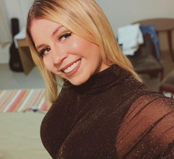 Cantora exibe nova silhueta