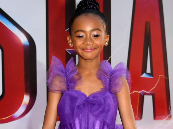 Faithe Herman, de 10 anos, interpreta Darla Dudley