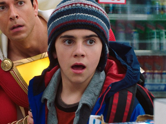 Jack Dylan Grazer é Freddy Freeman no longa