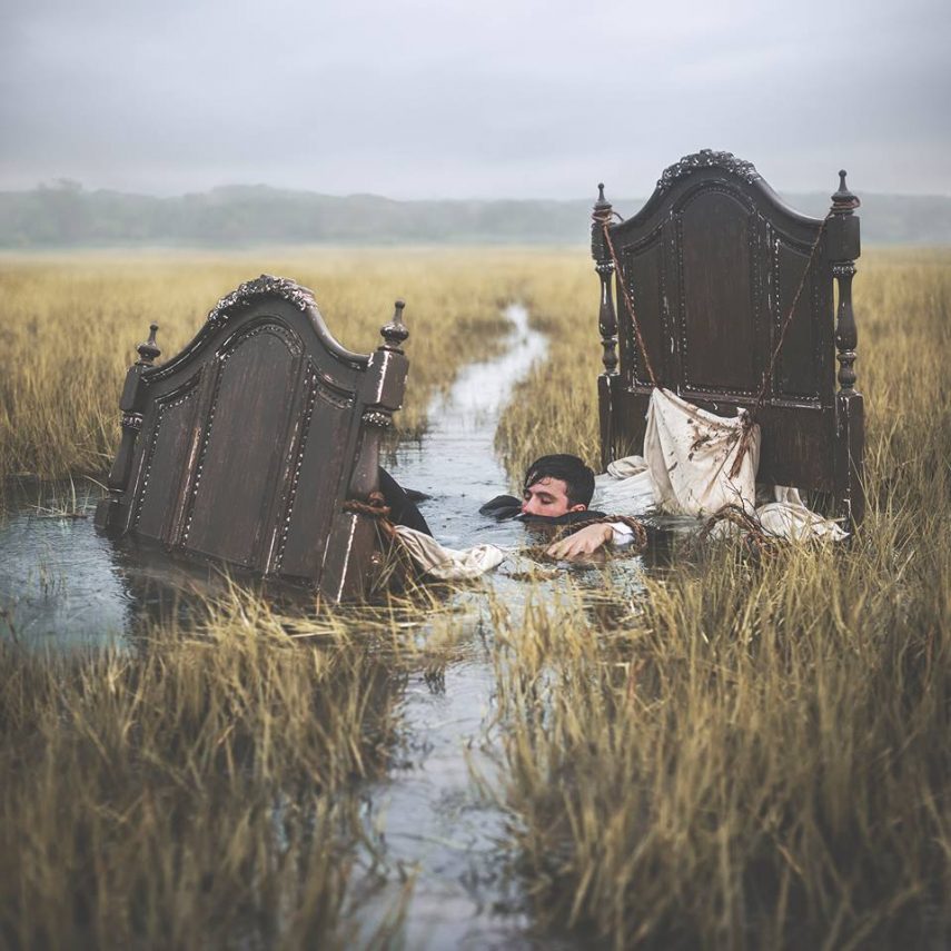 Nicolas Bruno sofre de paralisia do sono e traduz sonhos em imagens poderosas