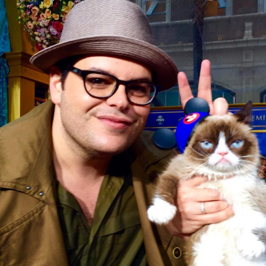 Grumpy e o ator Josh Gad