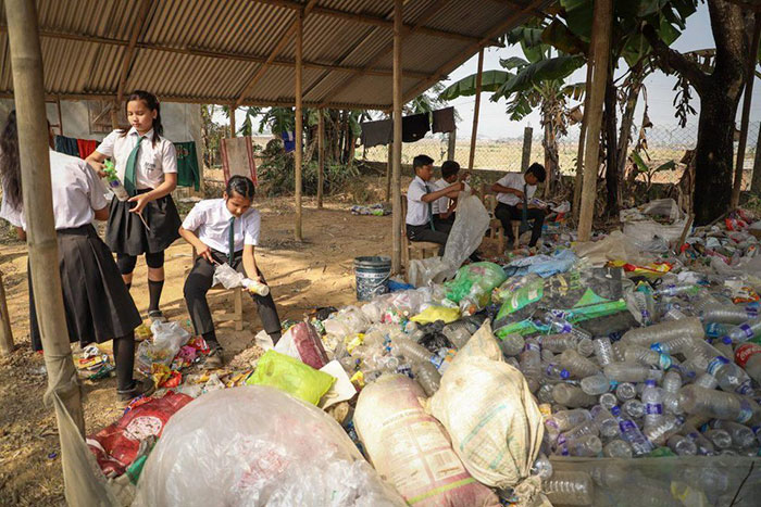 Escola incentiva reciclagem