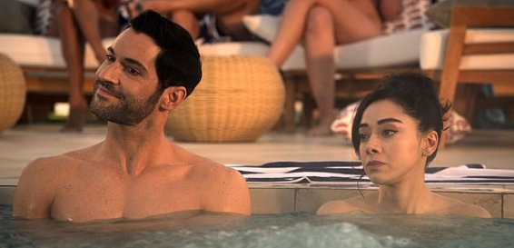 Ator aparece sem roupa em set de gravação da série 'Lucifer'