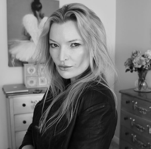 Denise Ohnona tem 38 anos e é constantemente confundida pela modelo britânica
