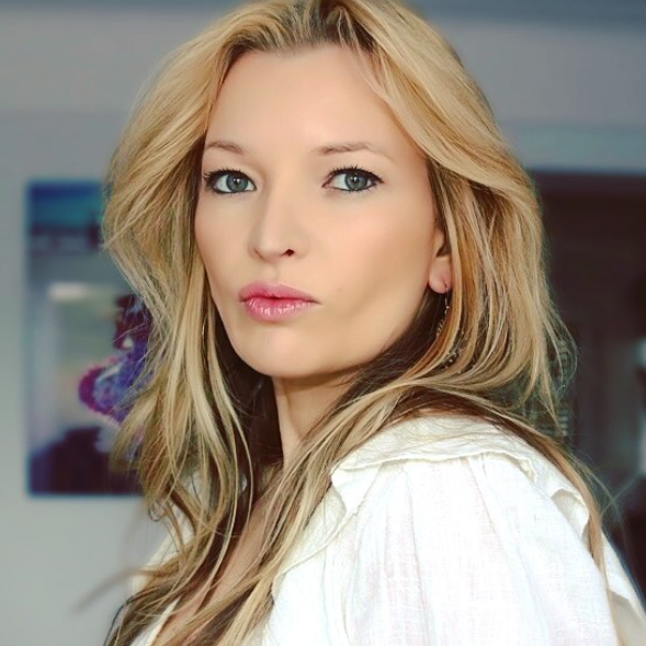 Denise Ohnona tem 38 anos e é constantemente confundida pela modelo britânica