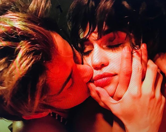 Casal já está junto há cinco anos