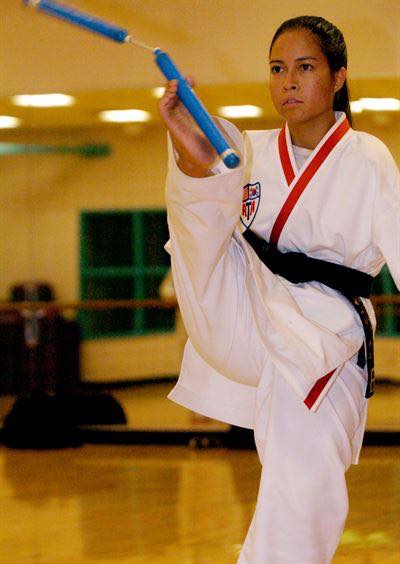 Ela também treina taekwondo, e inclusive se casou com seu instrutor em 2012.