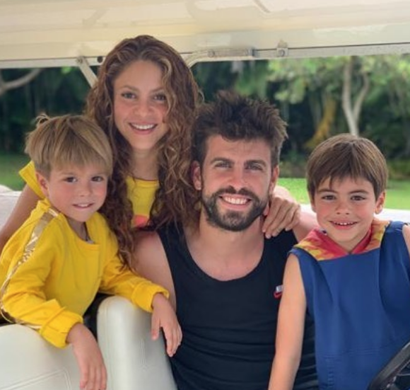 Piqué compartilha foto com Shakira e filhos, veja essa e outras aqui