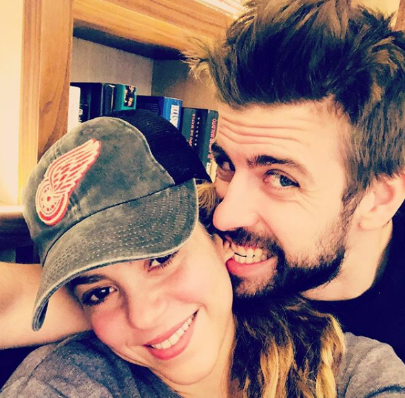 A família de Shakira e Gerard Piqué: os dois e os filhos, Milan e Sasha.