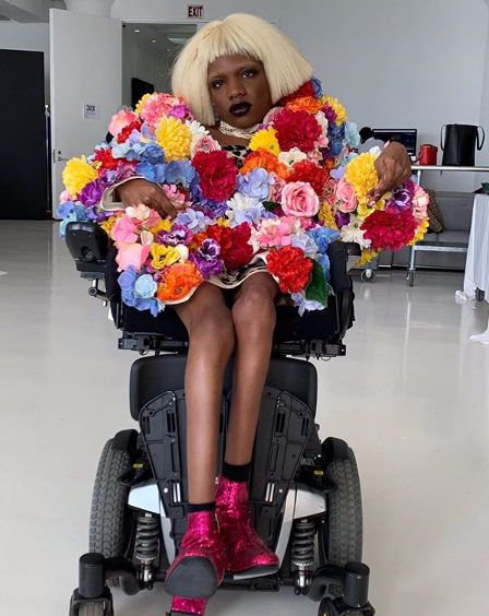 Pioneira: Aaron foi a primeira modelo negra, trans e com paralisia cerebral a assinar com uma grande agência, a Elite Model Management