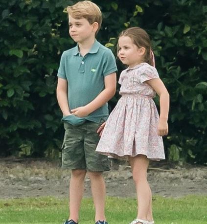 Meghan Markle e Kate Middleton levam filhos a evento esportivo