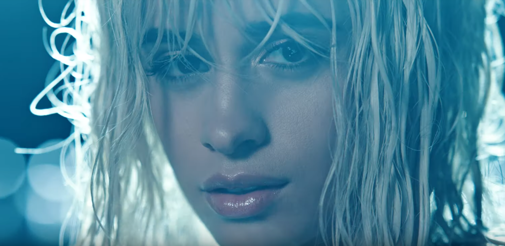 'Find U Again': Camila Cabello arrasa em clipe e fãs pedem continuação