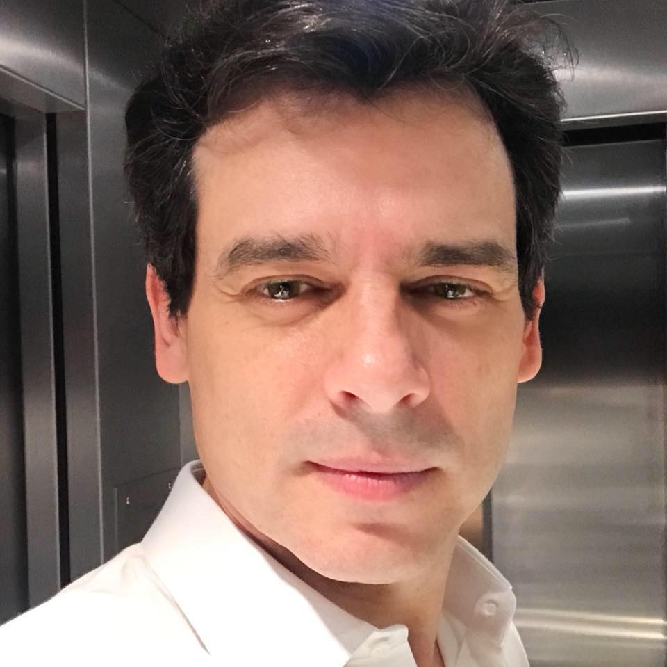 Vai ser difícil superar Celso Portiolli no 'desafio da garrafa'