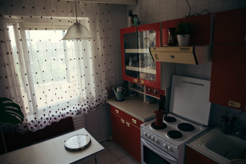 Casal transforma apartamento para aluguel de temporadas em pedaço da antiga União Soviética