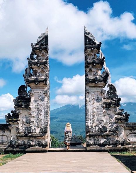 Turistas manipulam imagens do local para fotos nas redes sociais que enfurecem viajantes desavisados que encontram a realidade