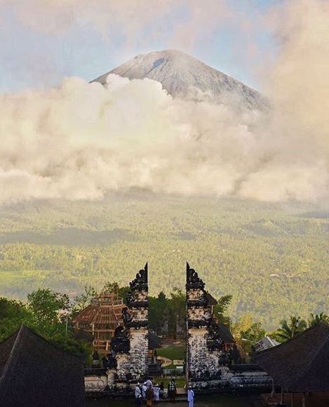 Turistas manipulam imagens do local para fotos nas redes sociais que enfurecem viajantes desavisados que encontram a realidade