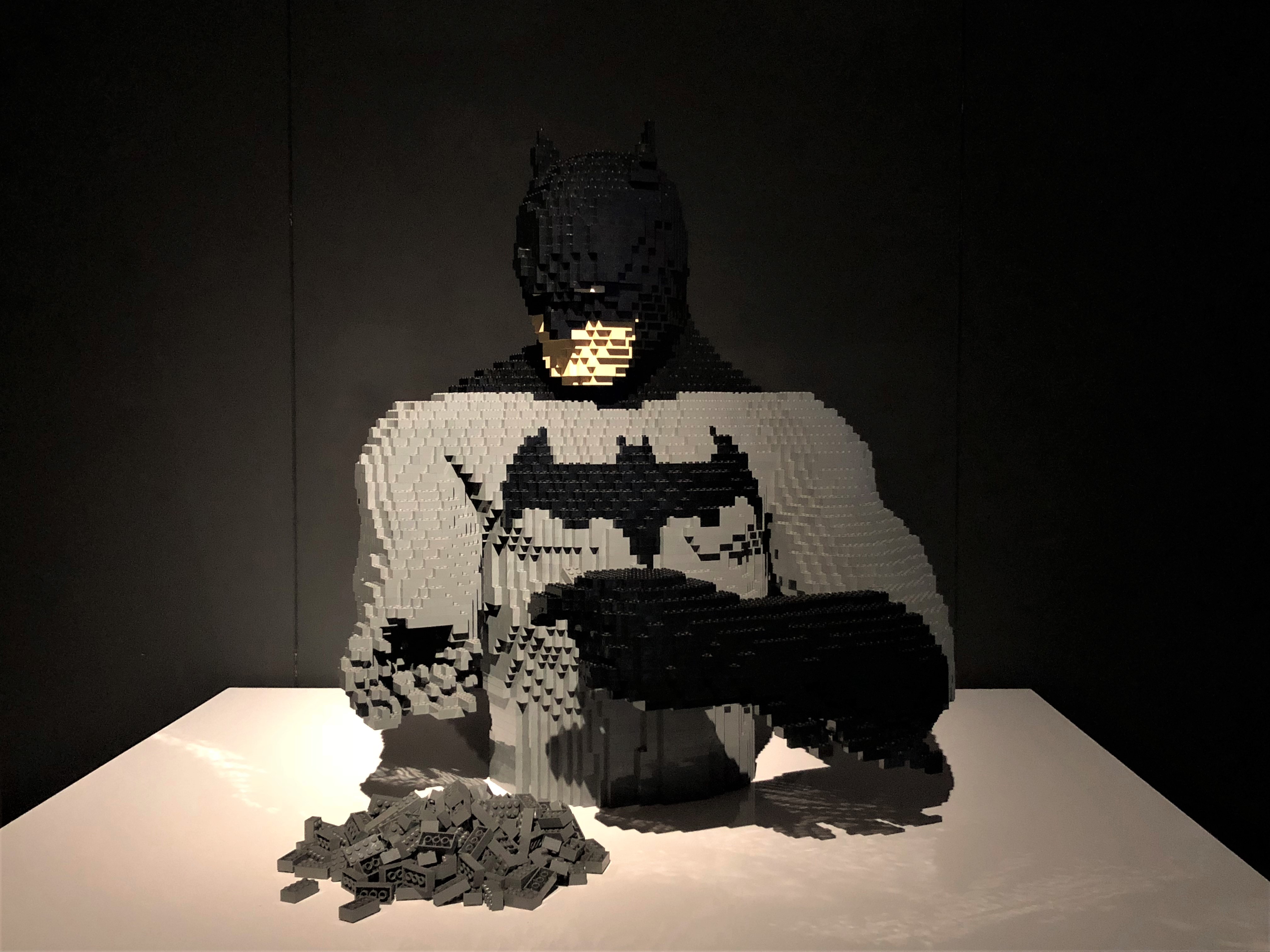 Entramos no universo da DC Comics feito todinho de Lego; vem conhecer