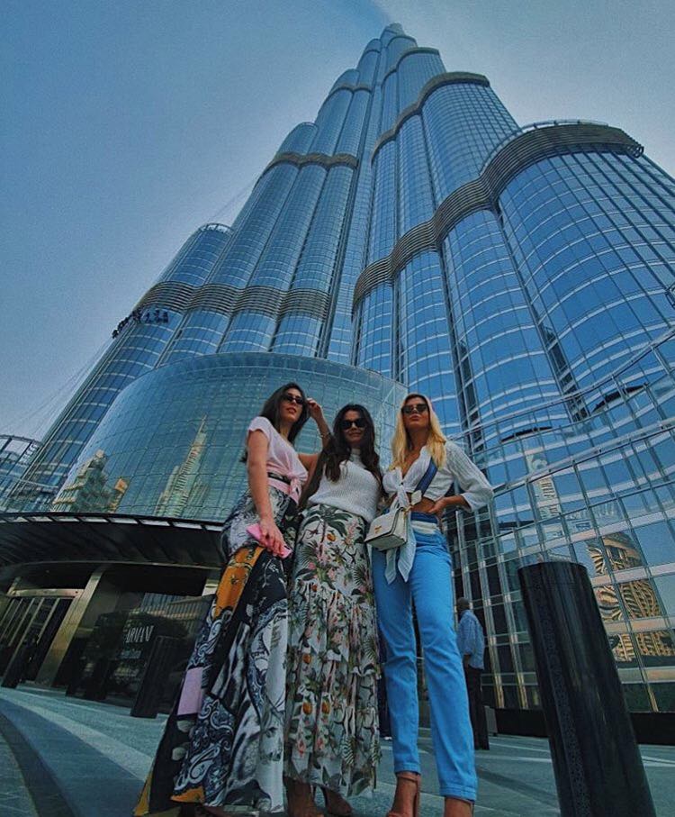 Giovanna Lancellotti e família viajam a Dubai
