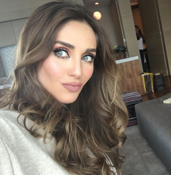 Anahí anuncia gravidez e divide web: 'nunca mais ela volta a cantar'