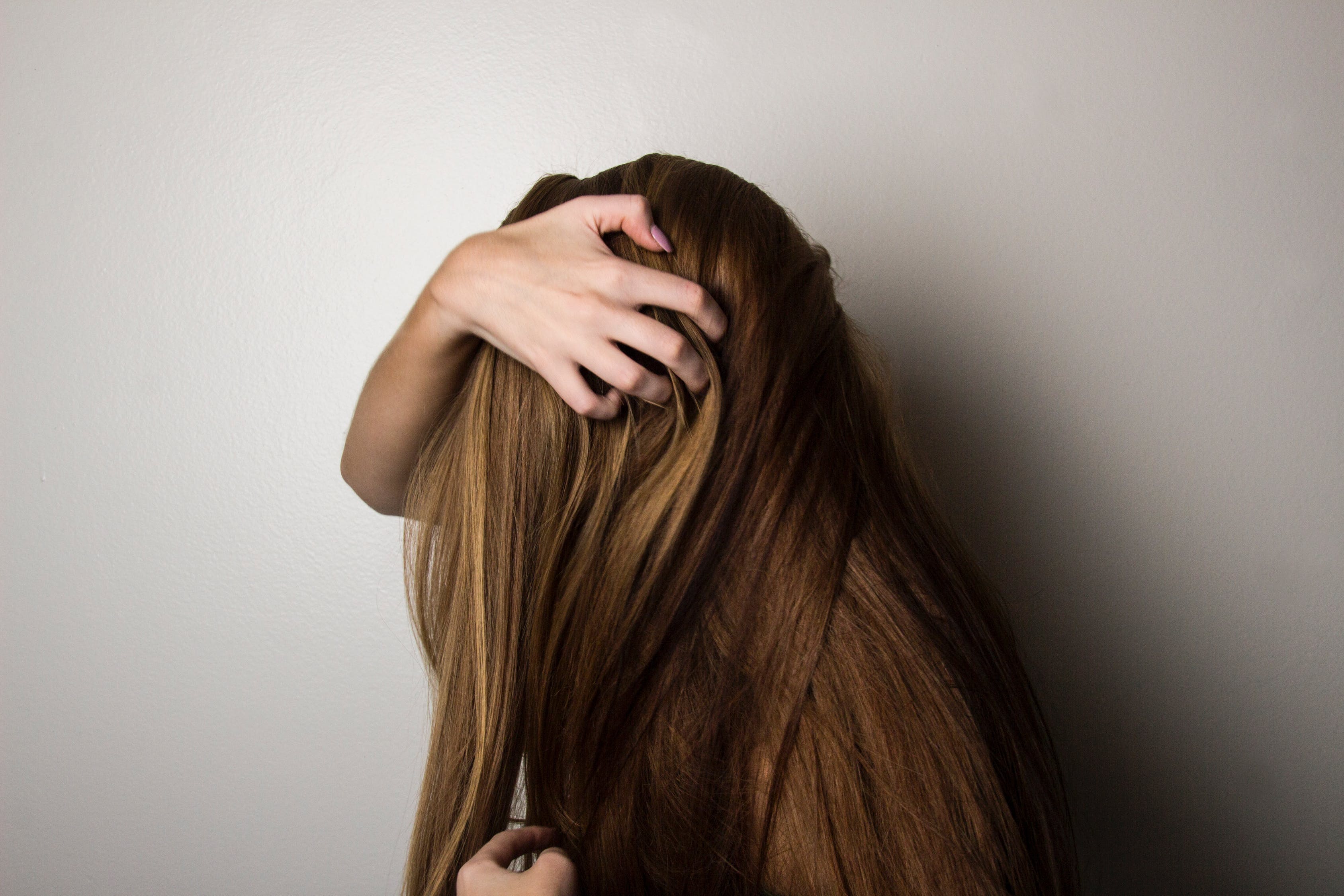 Médicos retiram quase 2 quilos de cabelo de estômago de adolescente
