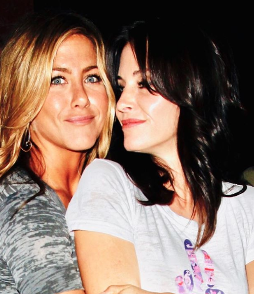 Famosos dão boas-vindas a Jennifer Aniston no Instagram