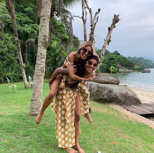 Brunna Golçalves se declara para Ludmilla no 1º aniversário de namoro