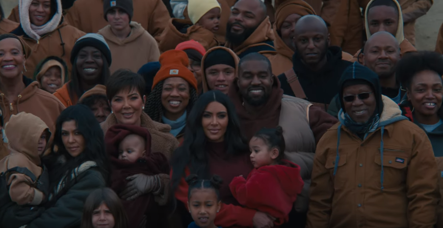 Kanye West lança clipe de 'Closed on Sunday' com Kim Kardashian e filhos
