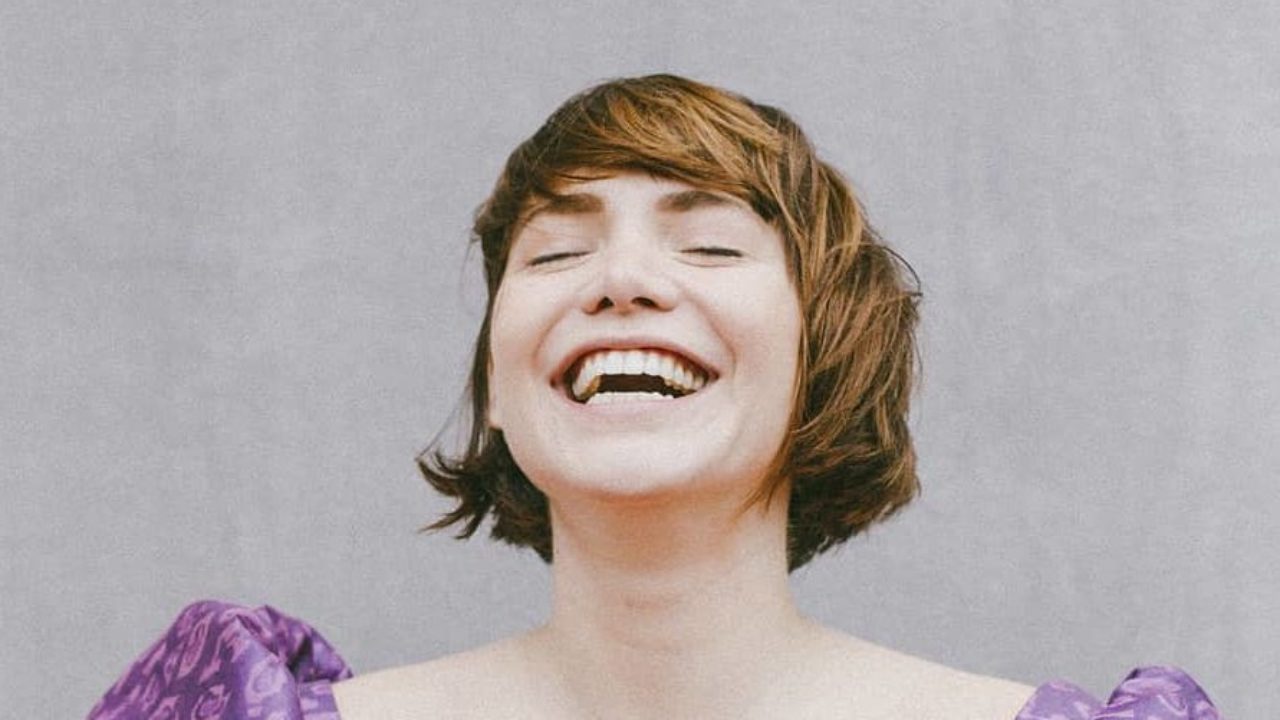 Após dar à luz nesta quinta, Leticia Colin mostra 1ª foto de Uri
