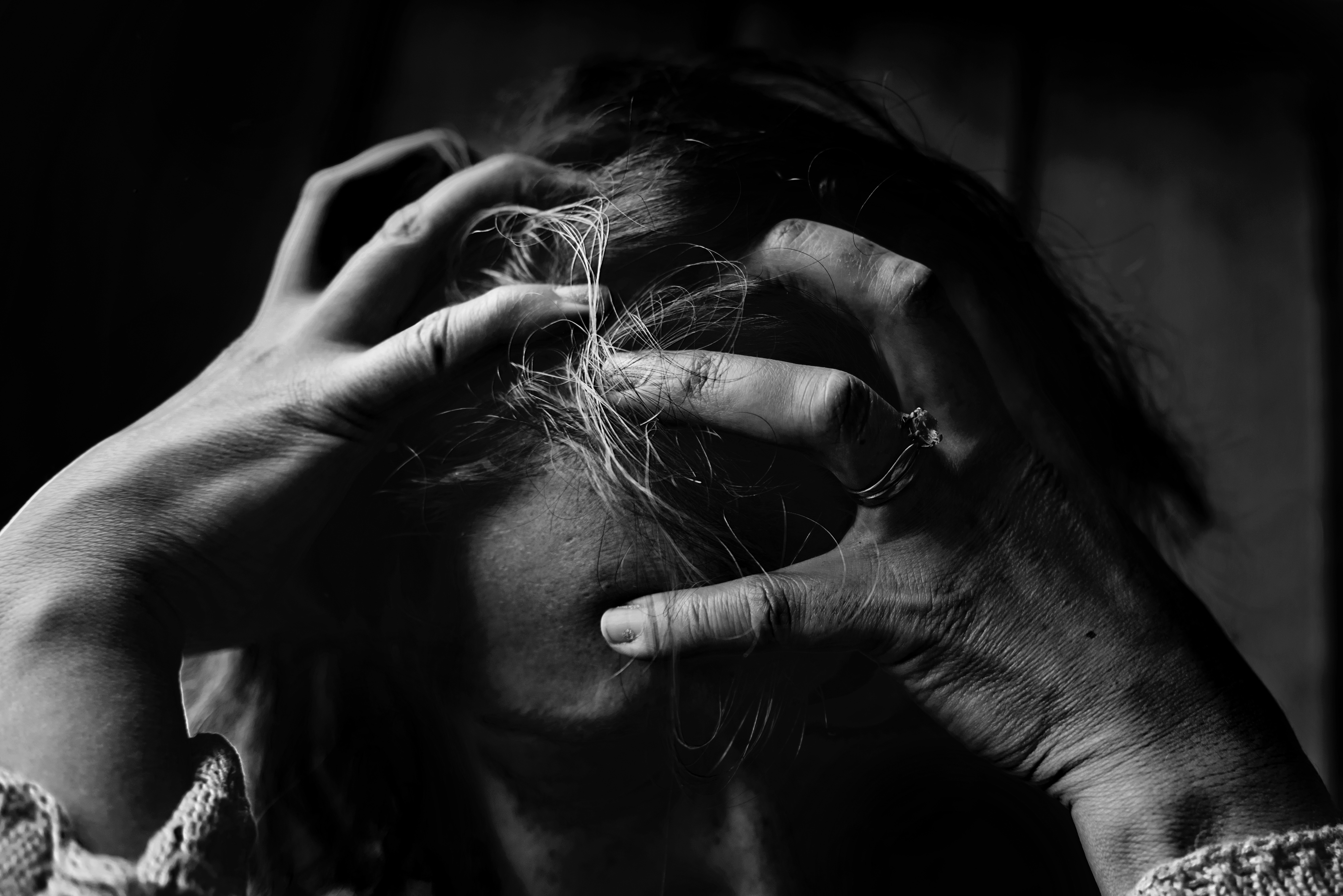 Ser moderador do YouTube pode causar danos à saúde mental; relata site