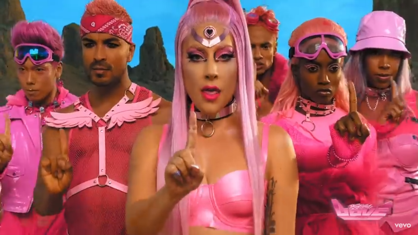 Lady Gaga lança novo clipe "Stupid Love" e dá o que falar nas redes; assista