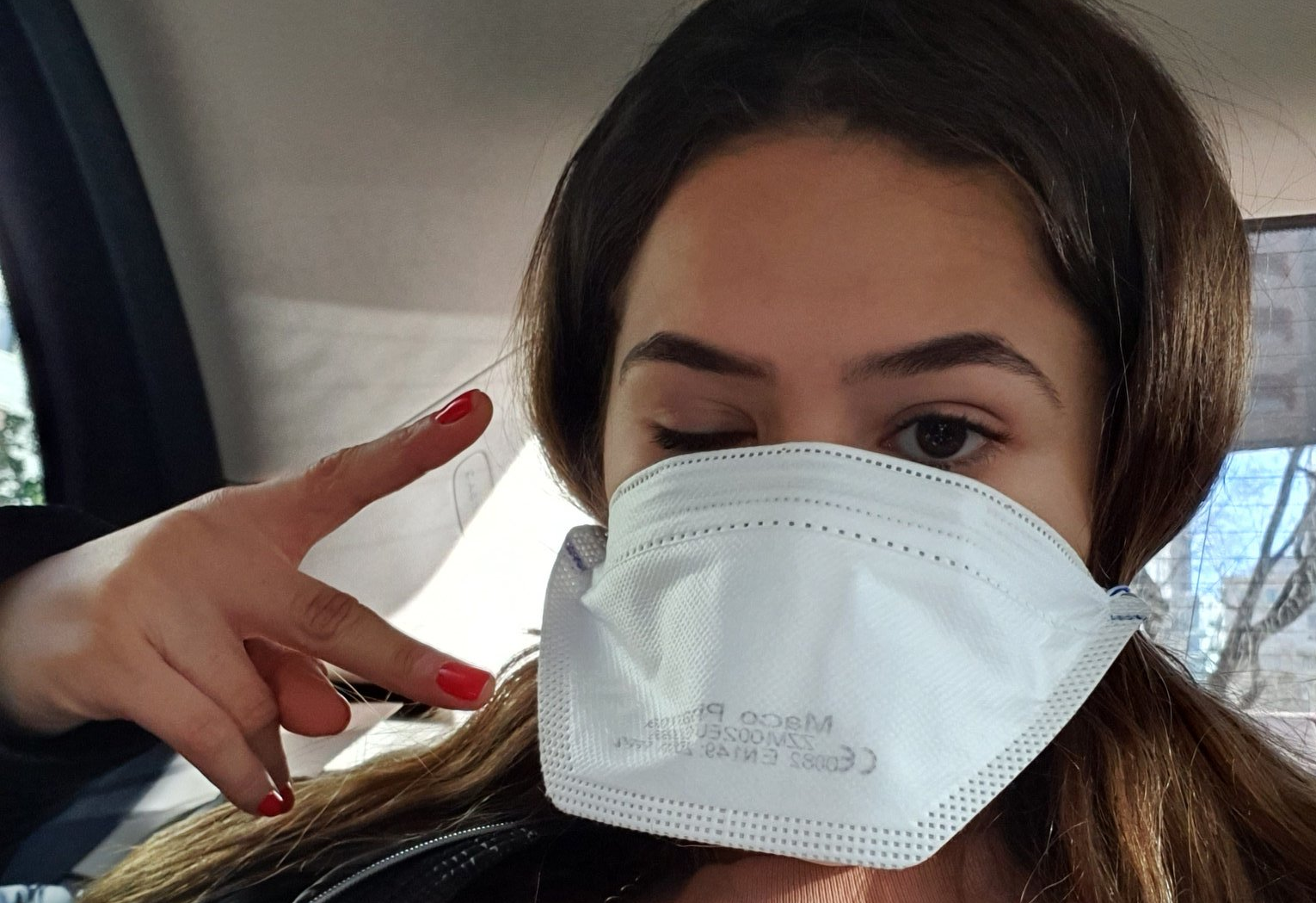 Coronavírus: Maisa Silva posta foto de máscara em viagem à Itália