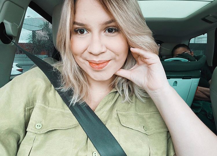 Marília Mendonça muda o visual para retornar aos palcos