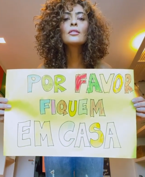 Juliana Paes solta a voz em meio à pandemia: 'vamos resistir sorrindo'