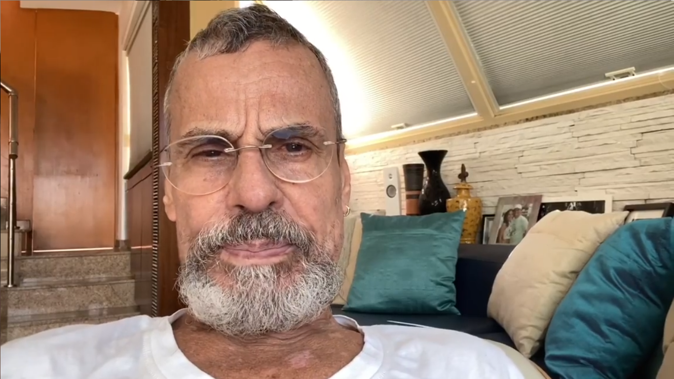 Carlinhos de Jesus diz que ele e a mulher estão com coronavírus