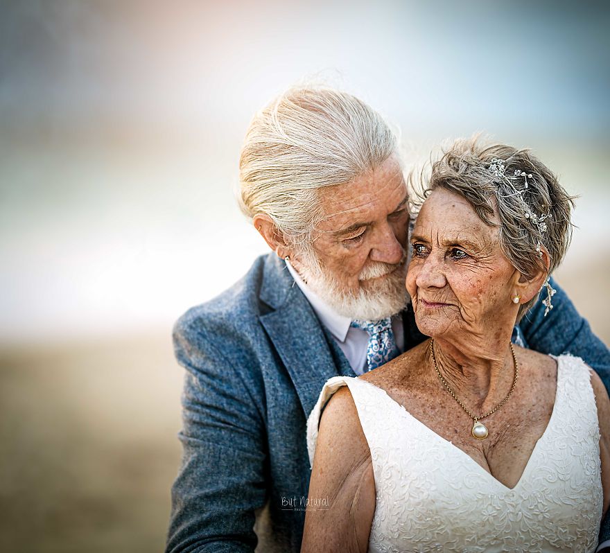 Junto há 57 anos, casal mostra beleza do amor em ensaio romântico