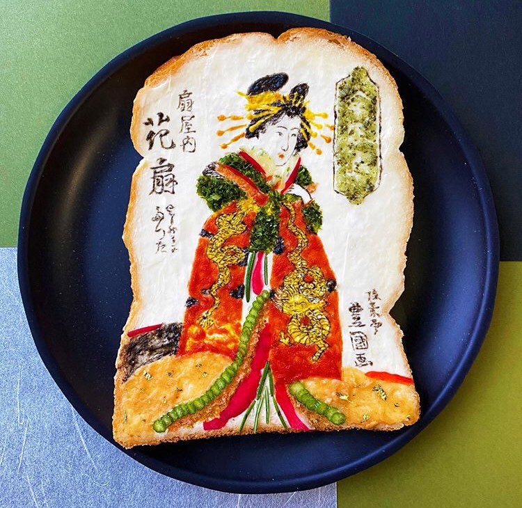 Artista japonesa aproveitou a quarentena para transformar torradas em arte. Ela decora os itens com comida