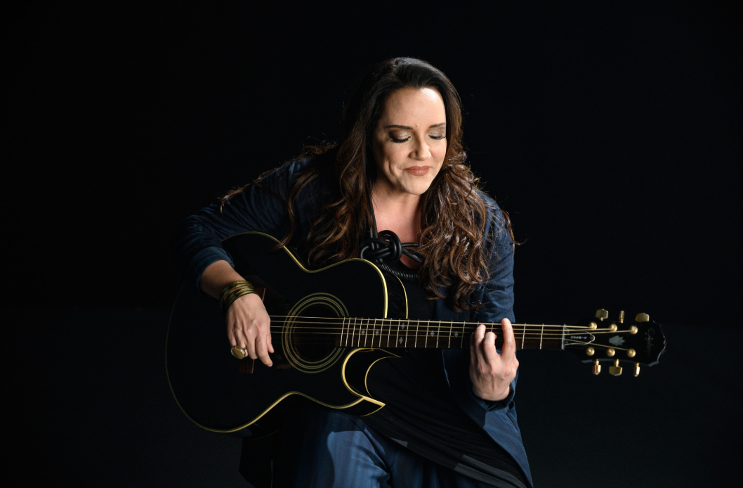 Ana Carolina fará 1ª live da carreira nesta sexta-feira para arrecadar doações