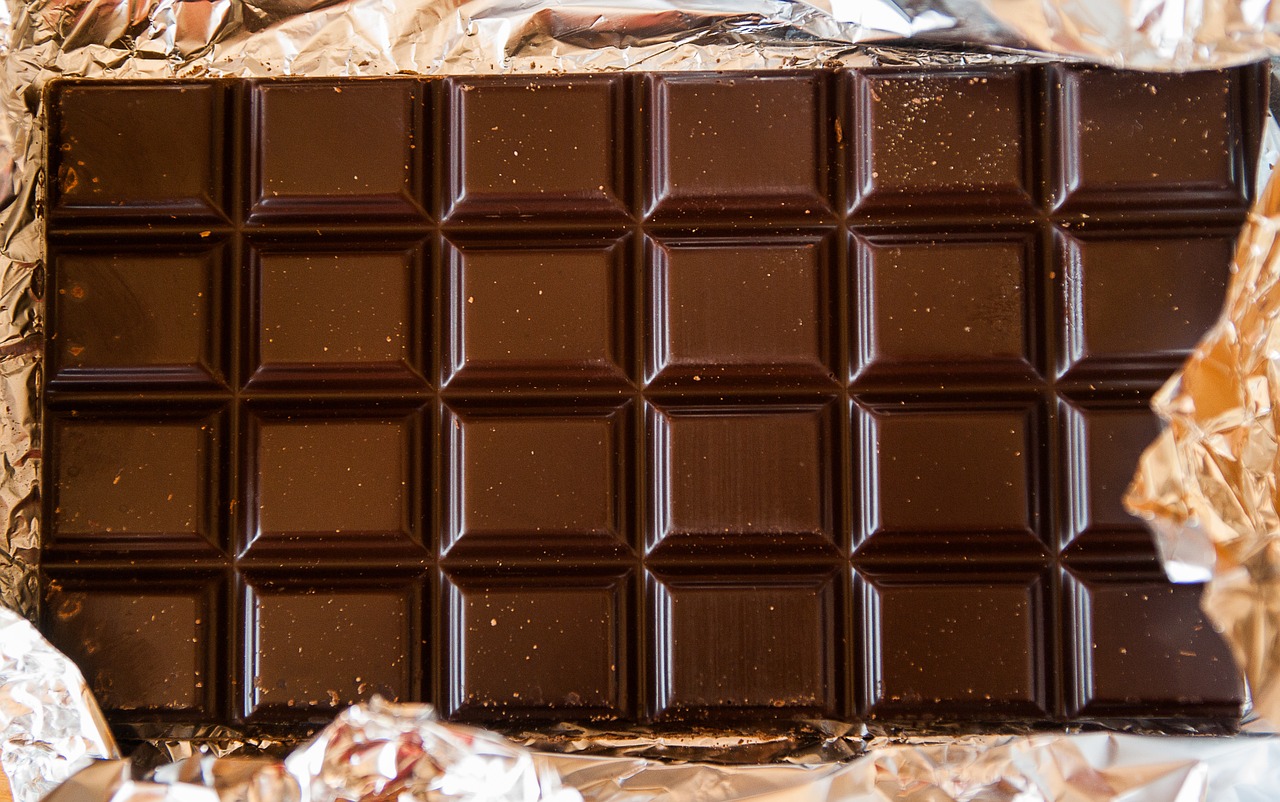 Compras online de salgadinhos e chocolates aumentam durante pandemia