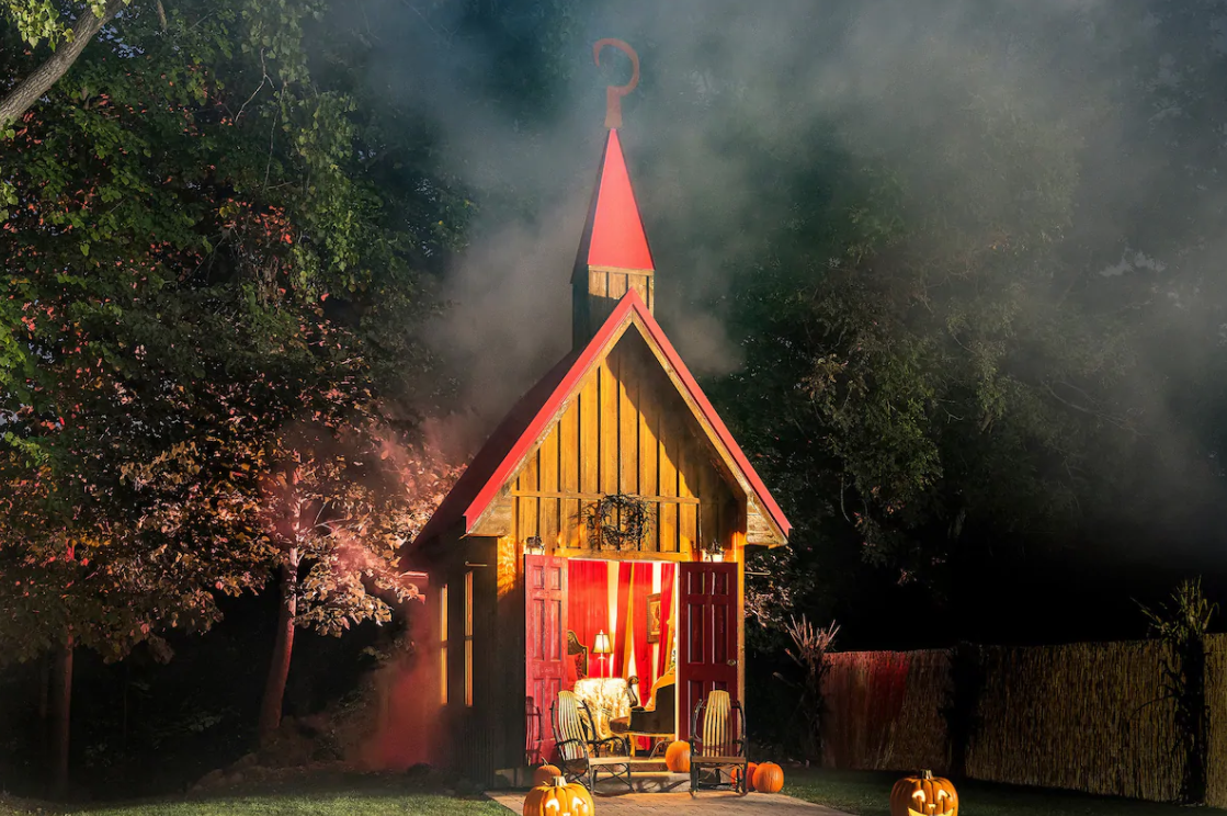 Cidade chamada 'Inferno' oferece uma estadia digna do Halloween